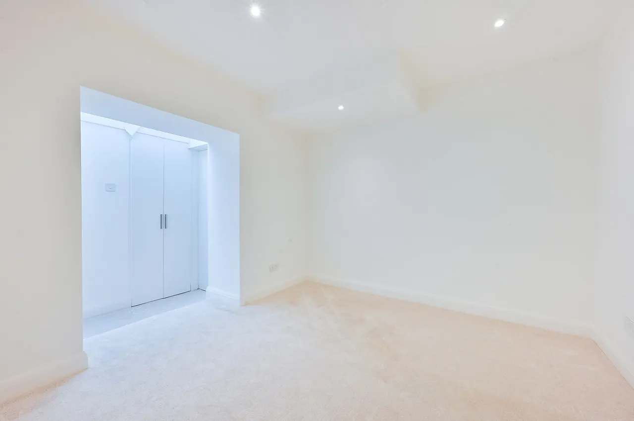Flat A, 26, 26 Shepherds Bush Road, photo 12
