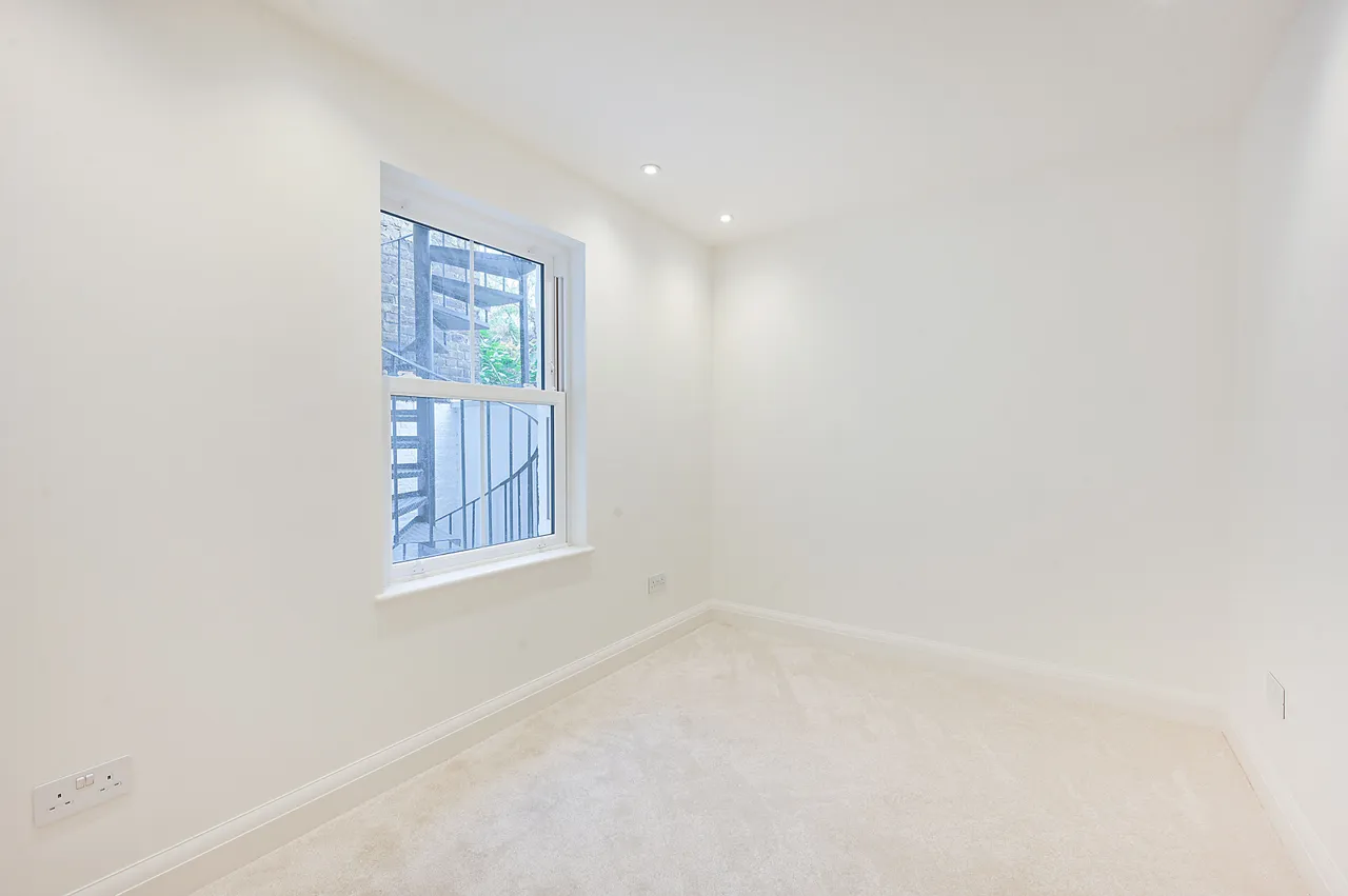 Flat A, 26, 26 Shepherds Bush Road, photo 9