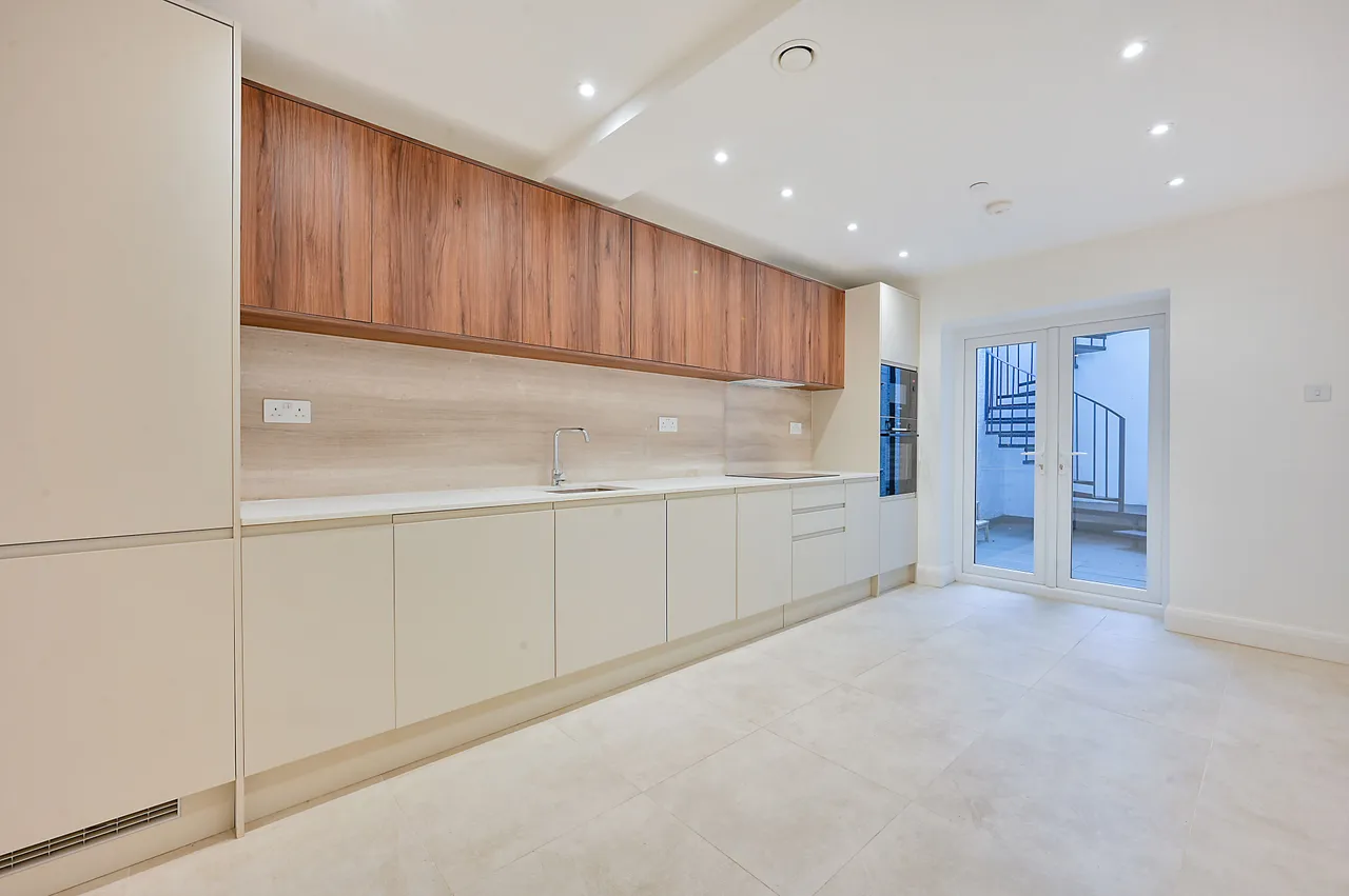 Flat A, 26, 26 Shepherds Bush Road, photo 4