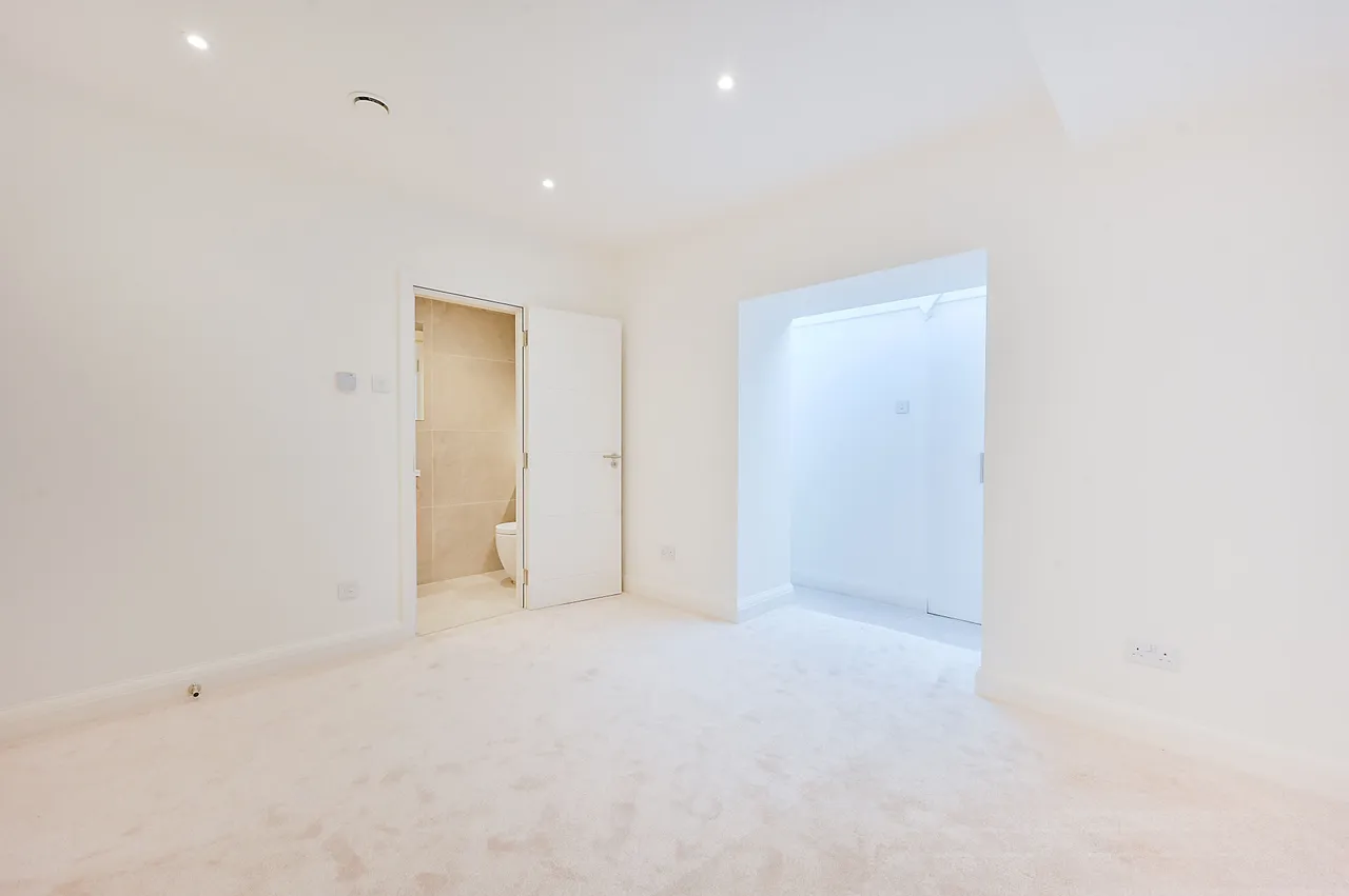Flat A, 26, 26 Shepherds Bush Road, photo 11