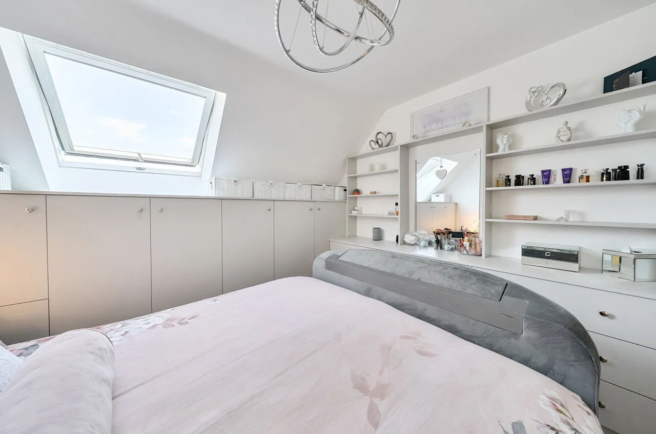 Station Road, Hook, Hampshire, RG27 9QW, photo 12