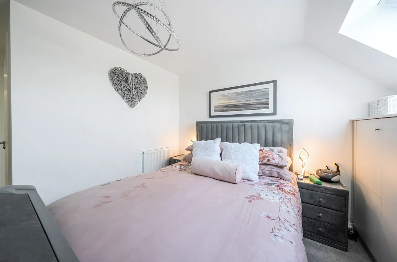 Station Road, Hook, Hampshire, RG27 9QW, photo 11