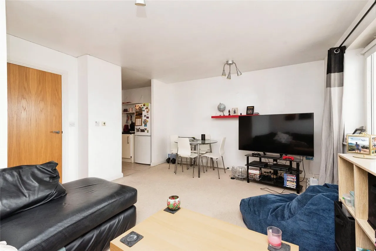 1 bed flat for sale — Hansen Court, Century Wharf, Cardiff Bay, CF10