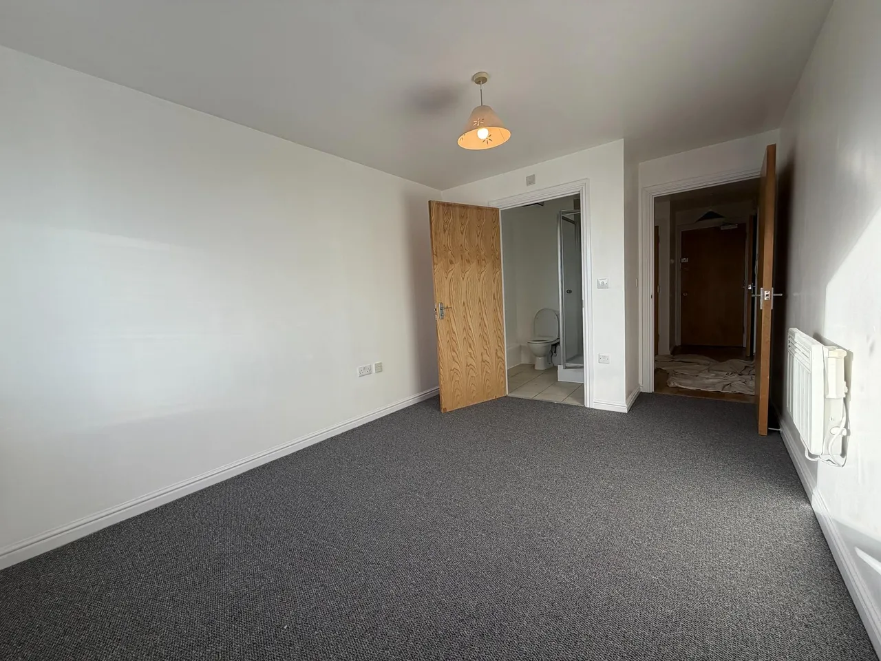 High Street, Feltham, TW13, photo 7