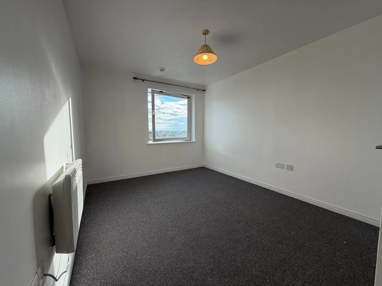 High Street, Feltham, TW13, photo 6