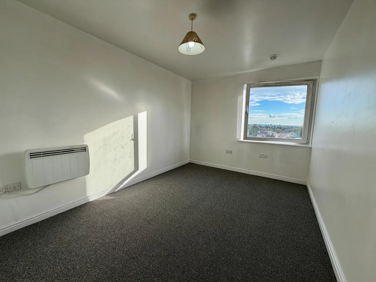 High Street, Feltham, TW13, photo 8