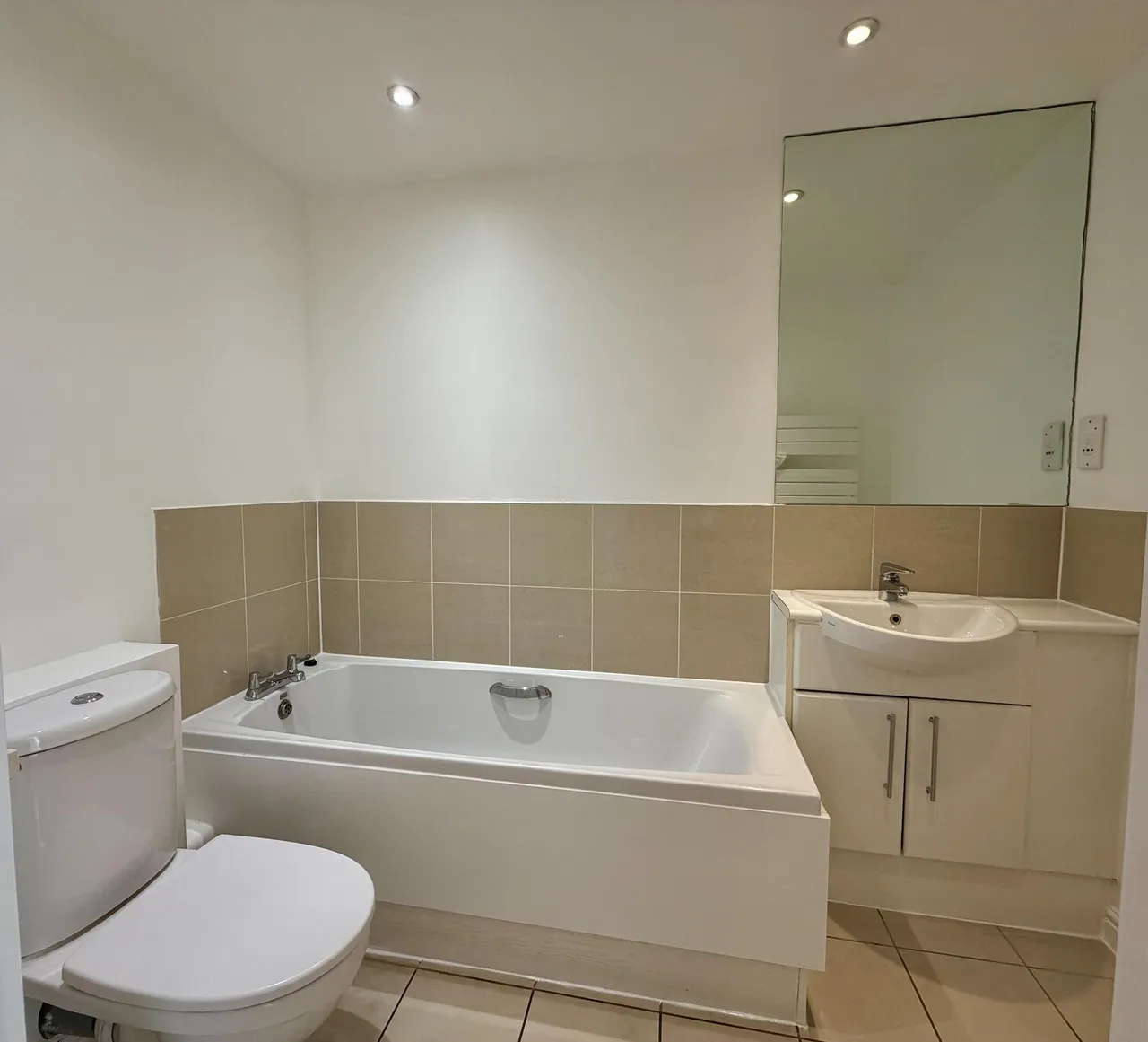 High Street, Feltham, TW13, photo 9