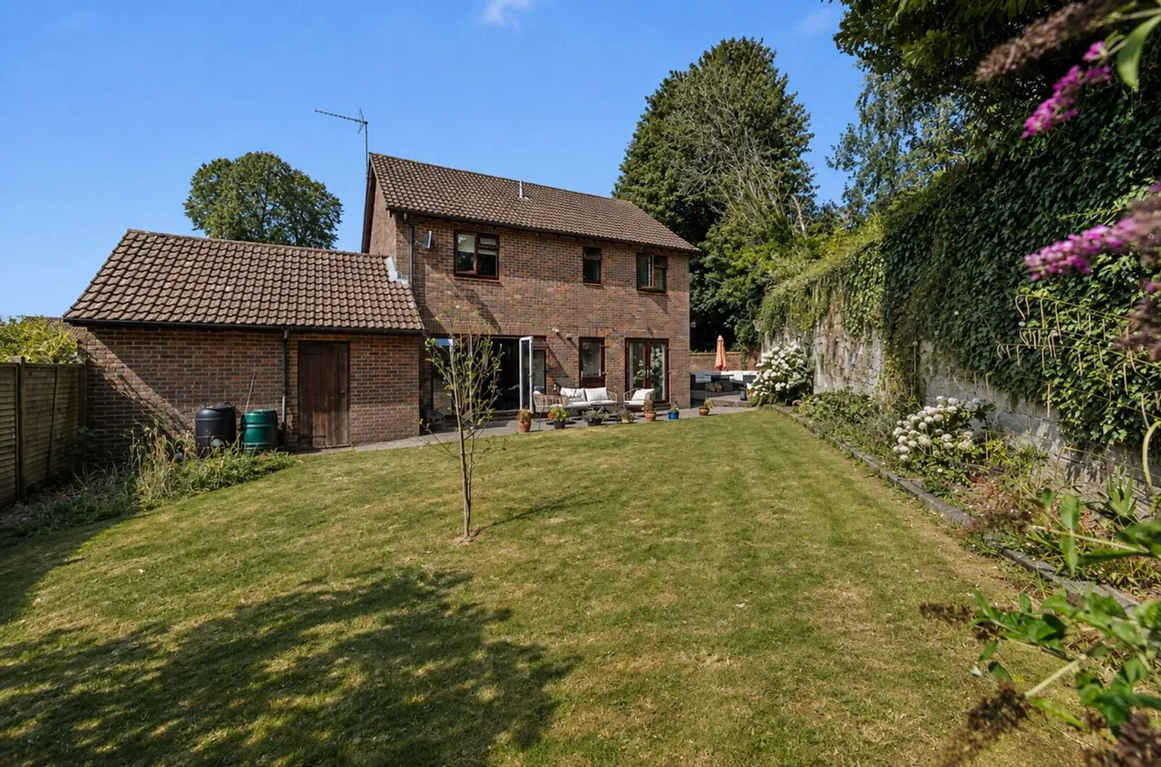 Lower Mere, East Grinstead, East Grinstead, RH19 4TB, photo 4