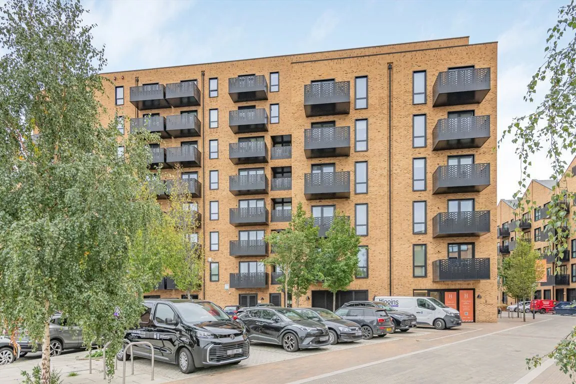 Middle Road, W7, photo 6
