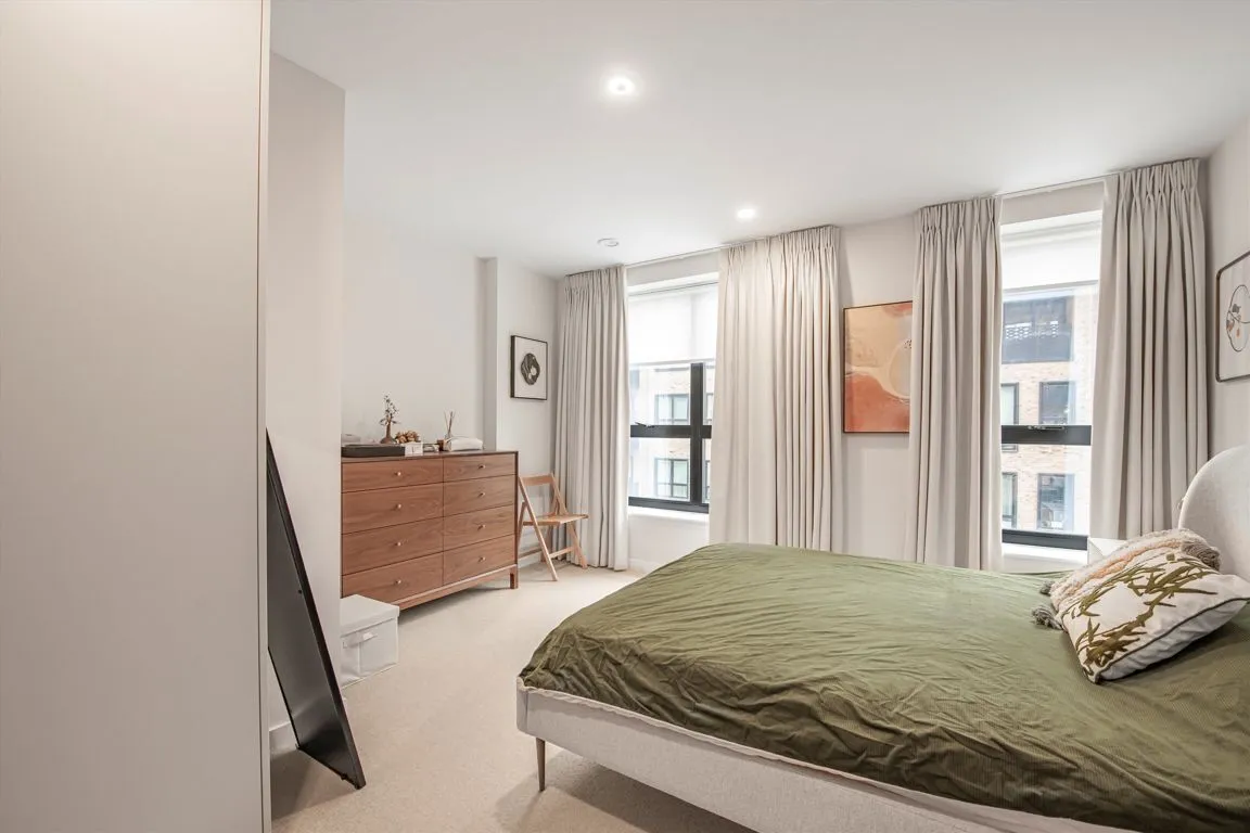 Middle Road, W7, photo 5