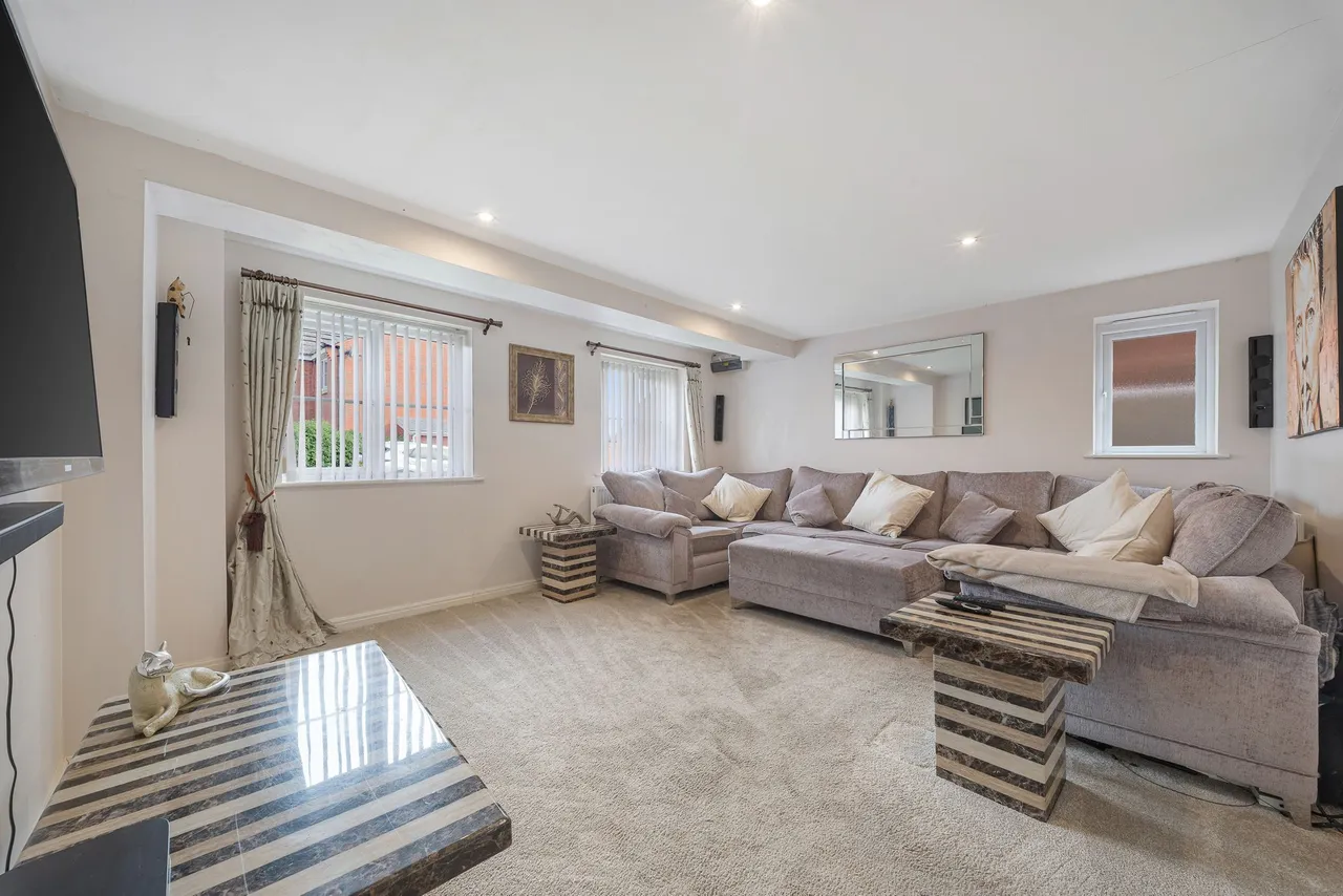 Chadwick Lane, Widnes, Widnes, WA8 9NN, photo 6