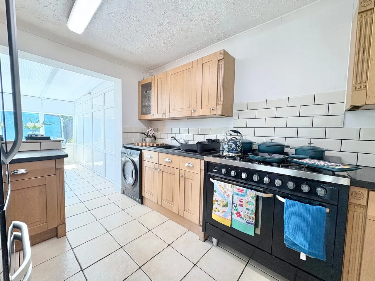 High View, Deanshanger, Milton Keynes, Milton Keynes, MK19 6LL, photo 3