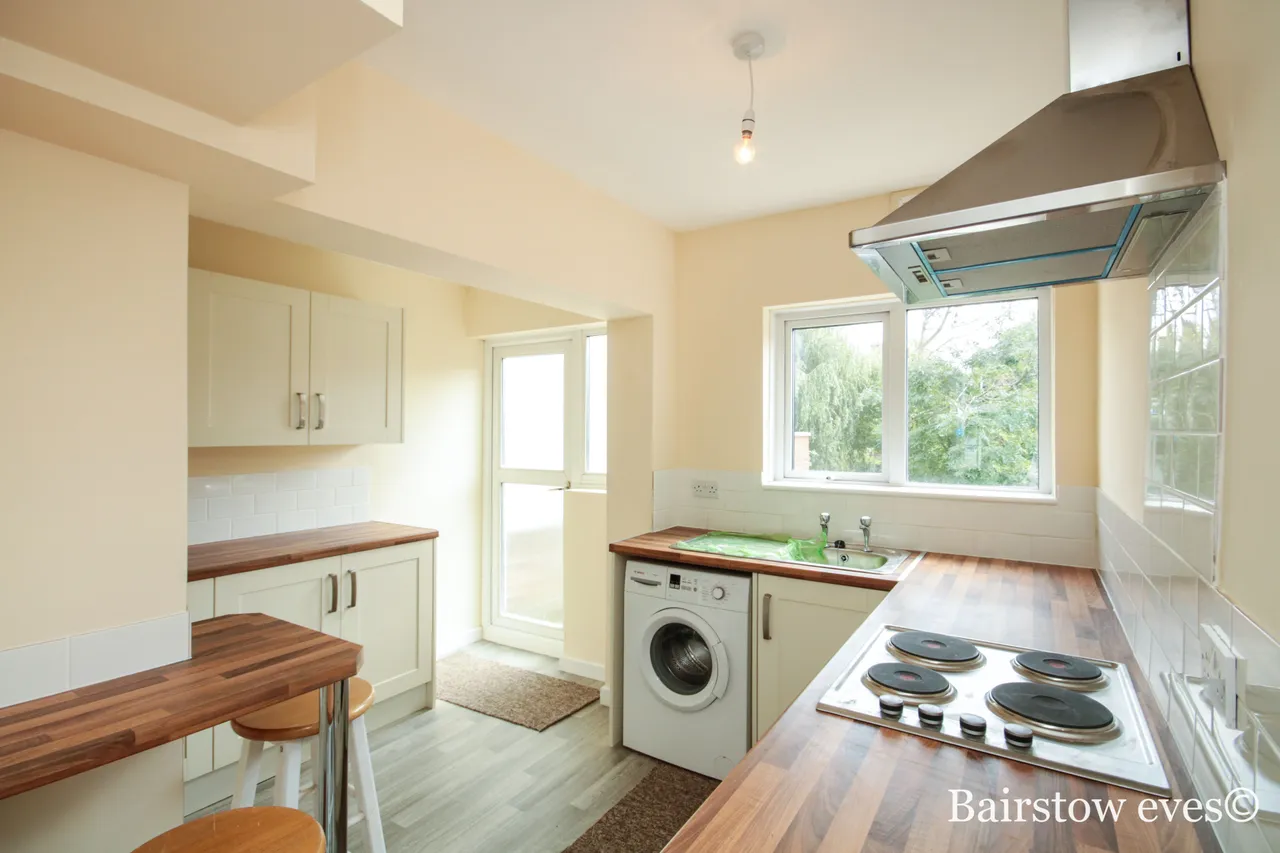 Brackley Square, Woodford Green, IG8, photo 5