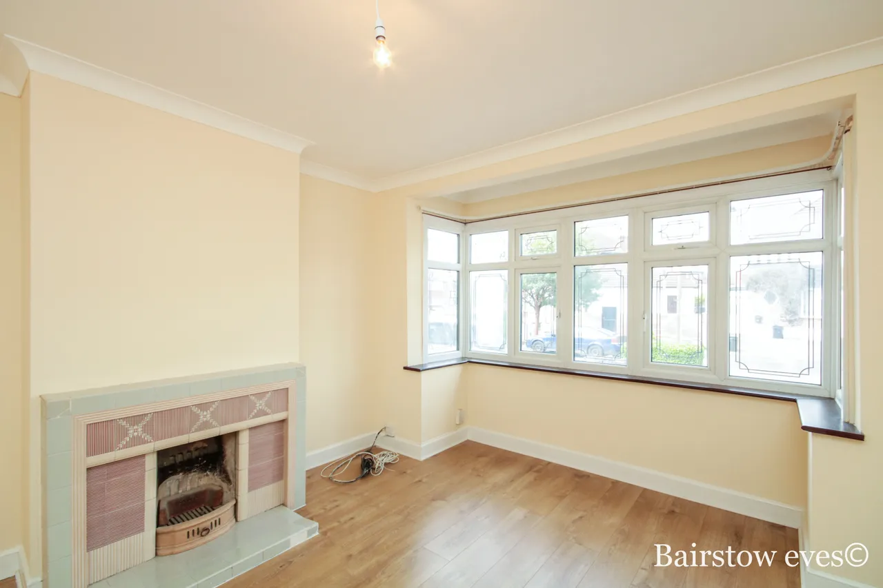 Brackley Square, Woodford Green, IG8, photo 9