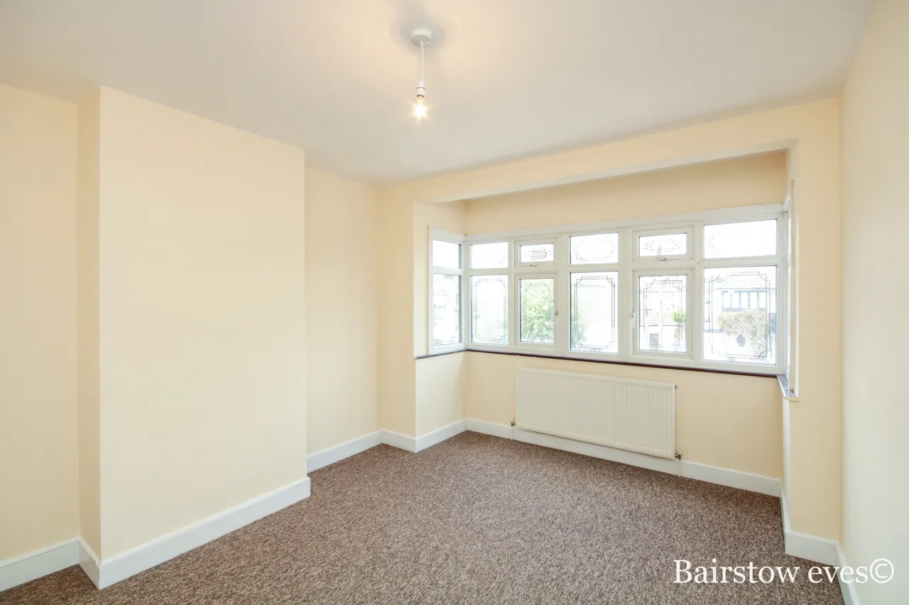 Brackley Square, Woodford Green, IG8, photo 6