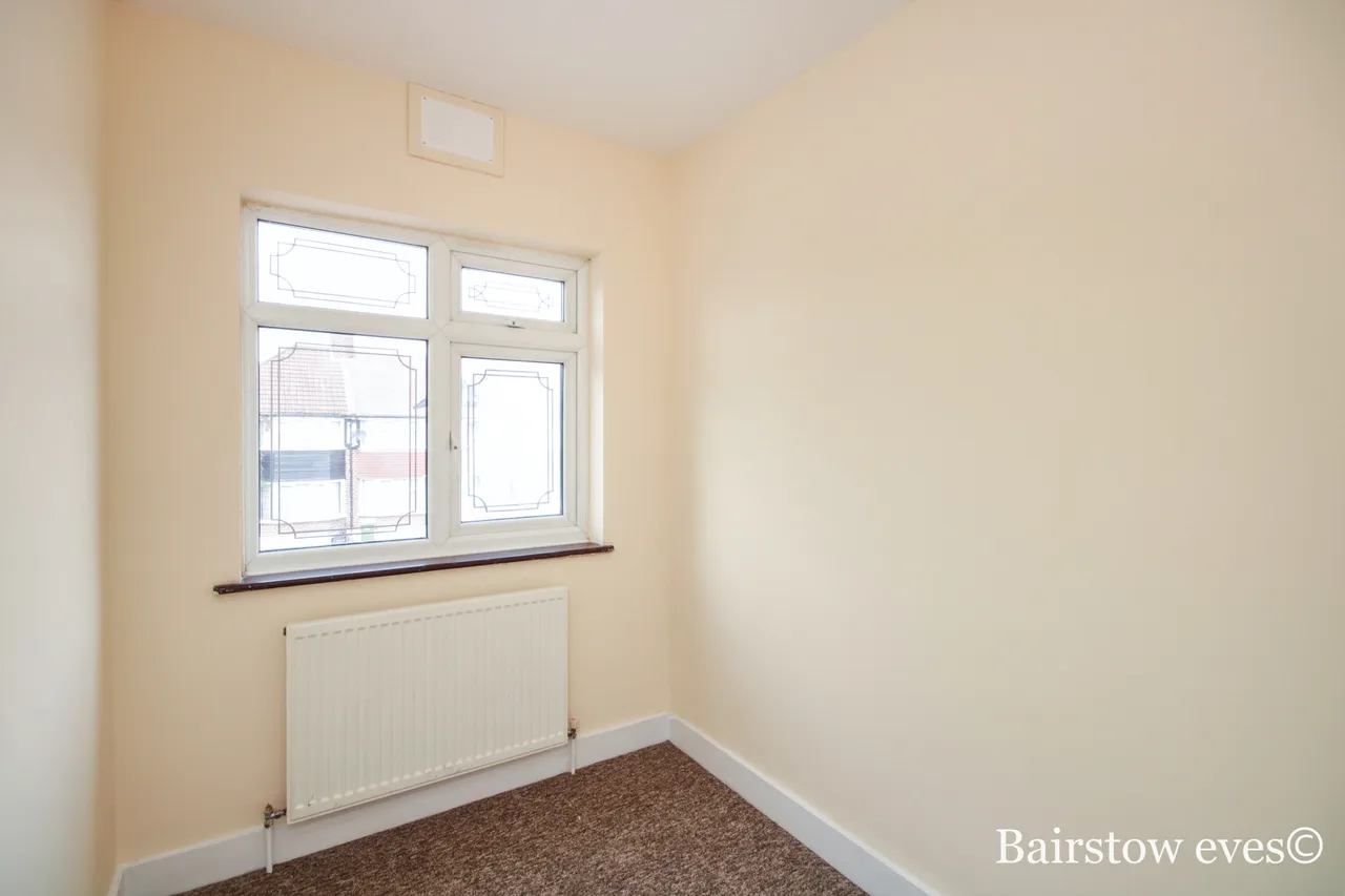 Brackley Square, Woodford Green, IG8, photo 8