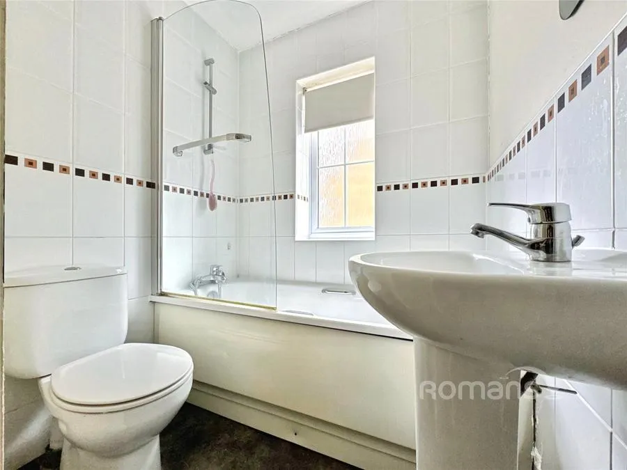 Alford Close, Sandhurst, GU47, photo 13