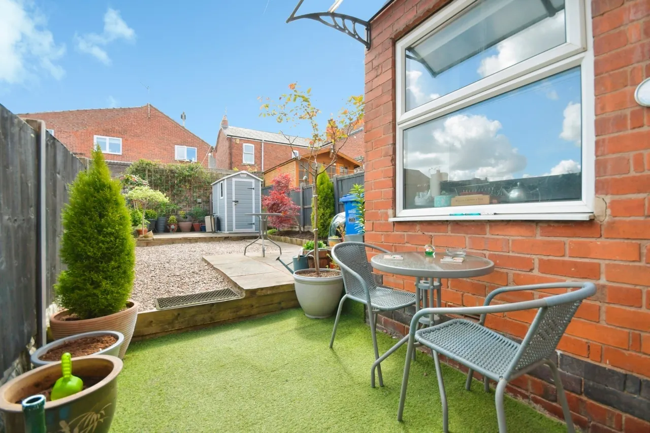 2 bed house for sale — Sanforth Street, Chesterfield, Derbyshire, S41