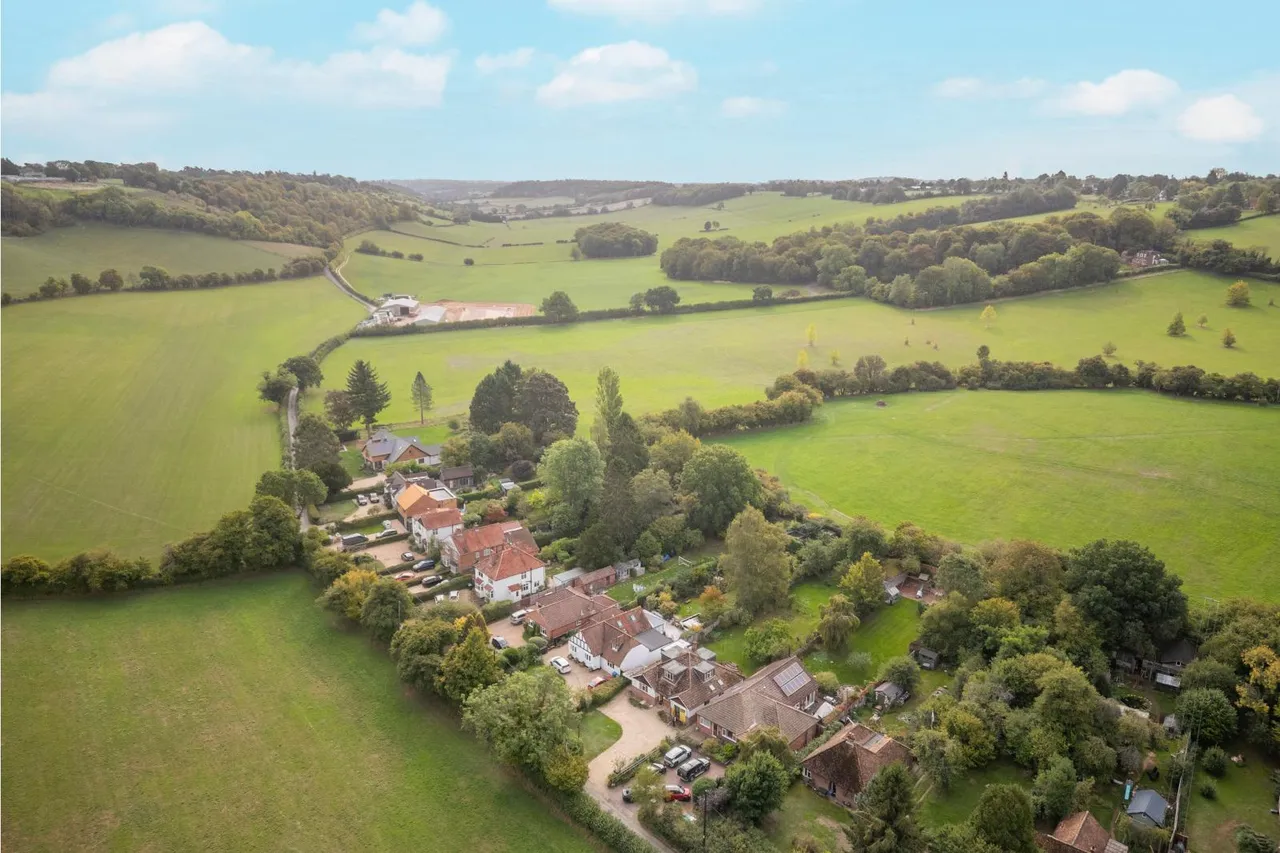 Bottom Road, Radnage, HP14, photo 23