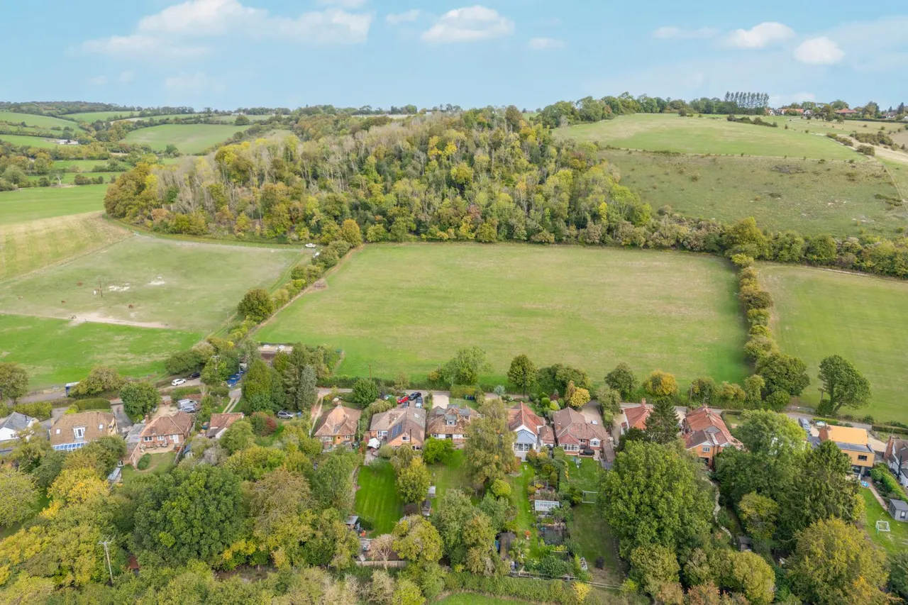 Bottom Road, Radnage, HP14, photo 2