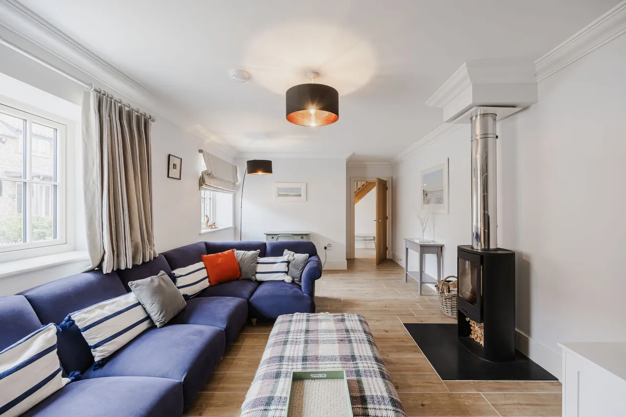 Modern Coastal Home in Brancaster, photo 8
