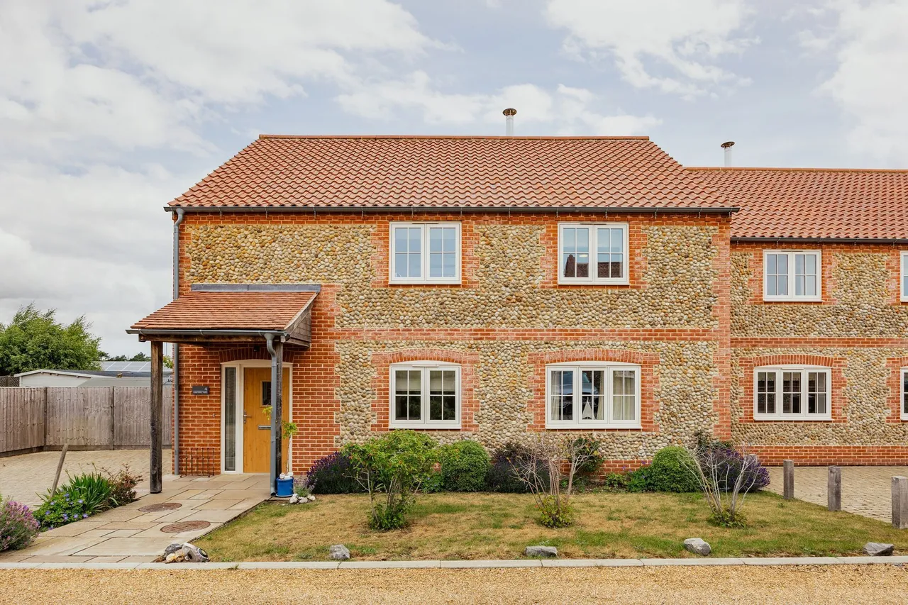 3 bed house for sale, Modern Coastal Home in Brancaster