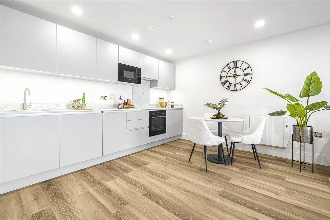 Church Grove, Hampton Wick, KT1, photo 2