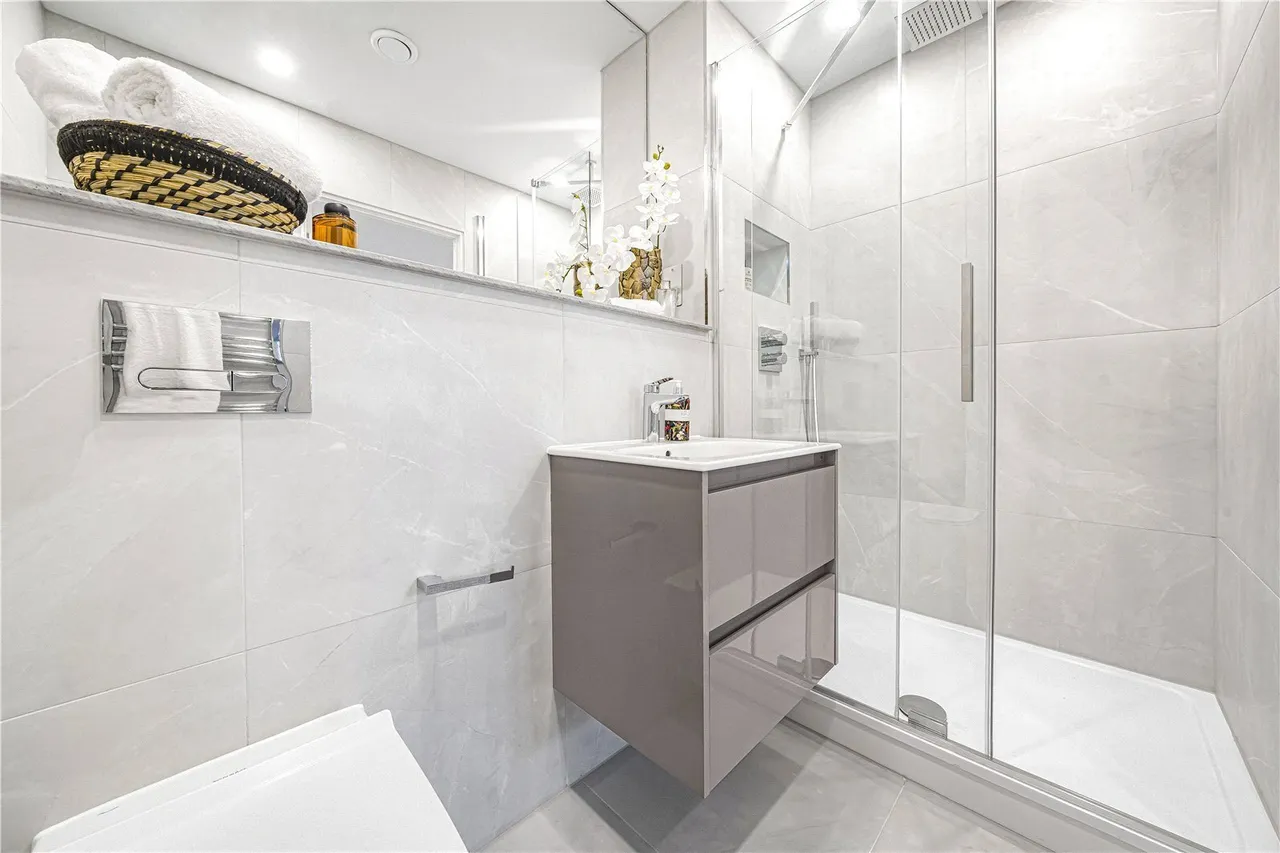 Church Grove, Hampton Wick, KT1, photo 12