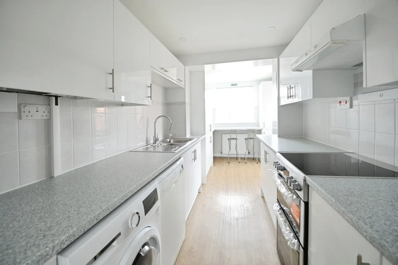 Coronation Avenue, East Tilbury, Tilbury, Essex, RM18, photo 6