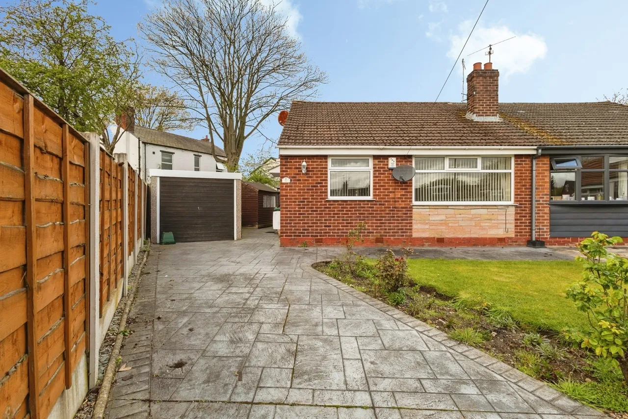 2 bed house for sale — Rydal Close, Dane Bank, Denton, Manchester, M34