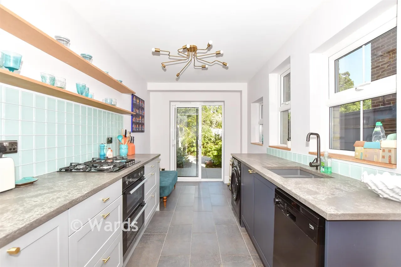 St. Nicholas Terrace, Hythe, CT21, photo 3