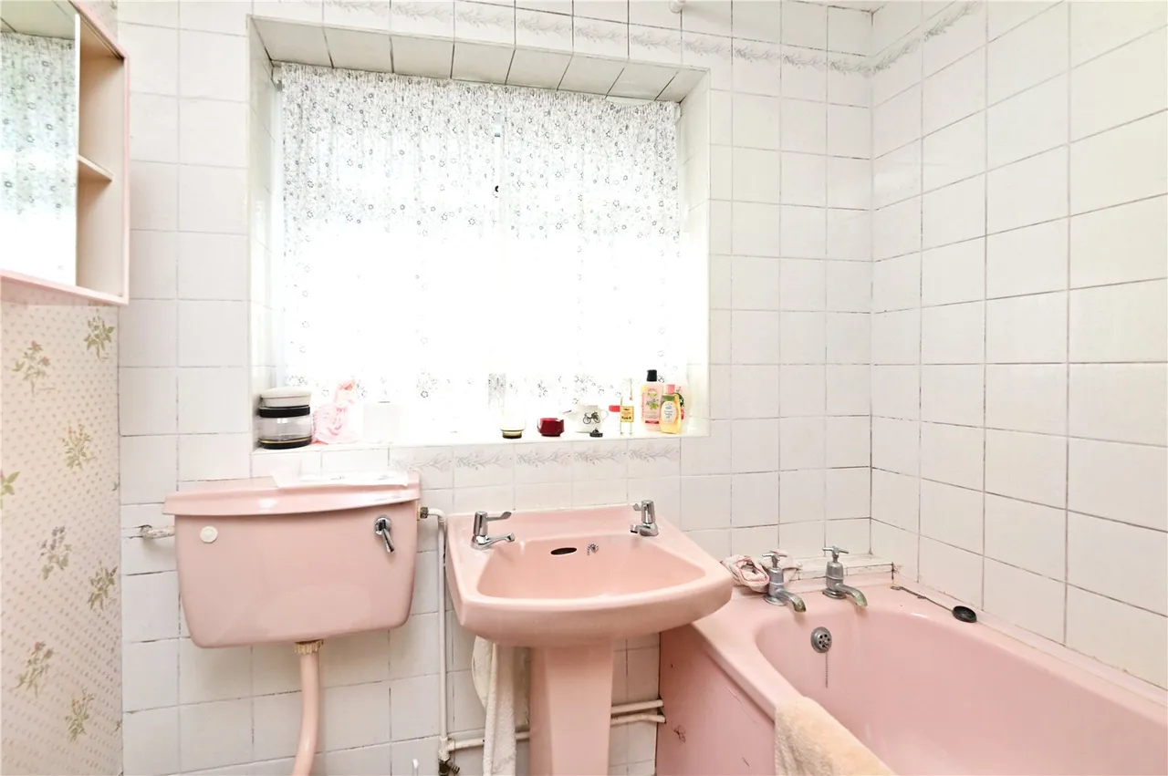 Canterbury Road, Ash, Guildford, Surrey, GU12 6SP, photo 7