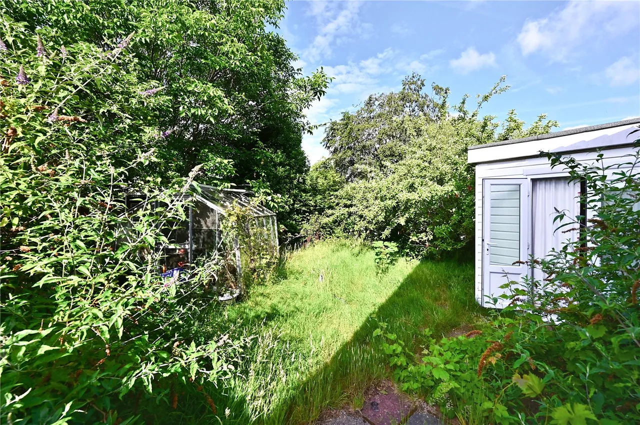 Canterbury Road, Ash, Guildford, Surrey, GU12 6SP, photo 2