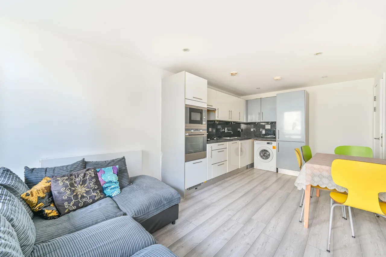 Flat 3, 14 Elm Road, Wembley, photo 7