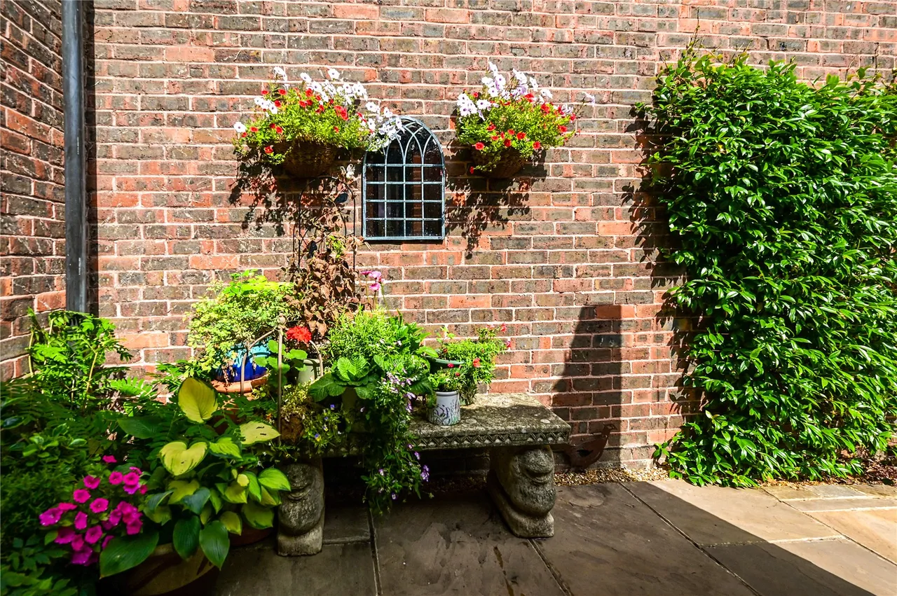 Island Close, Staines, TW18, photo 18
