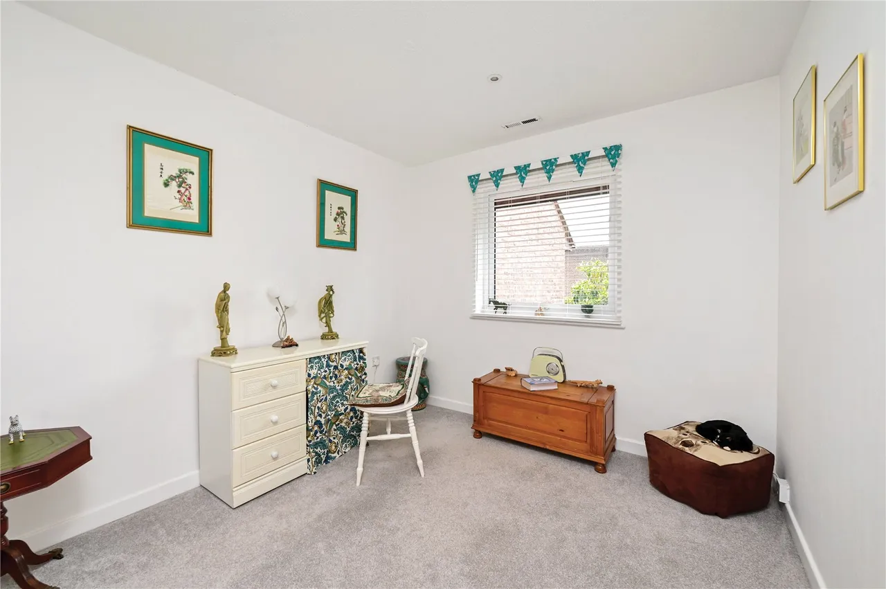 Island Close, Staines, TW18, photo 11