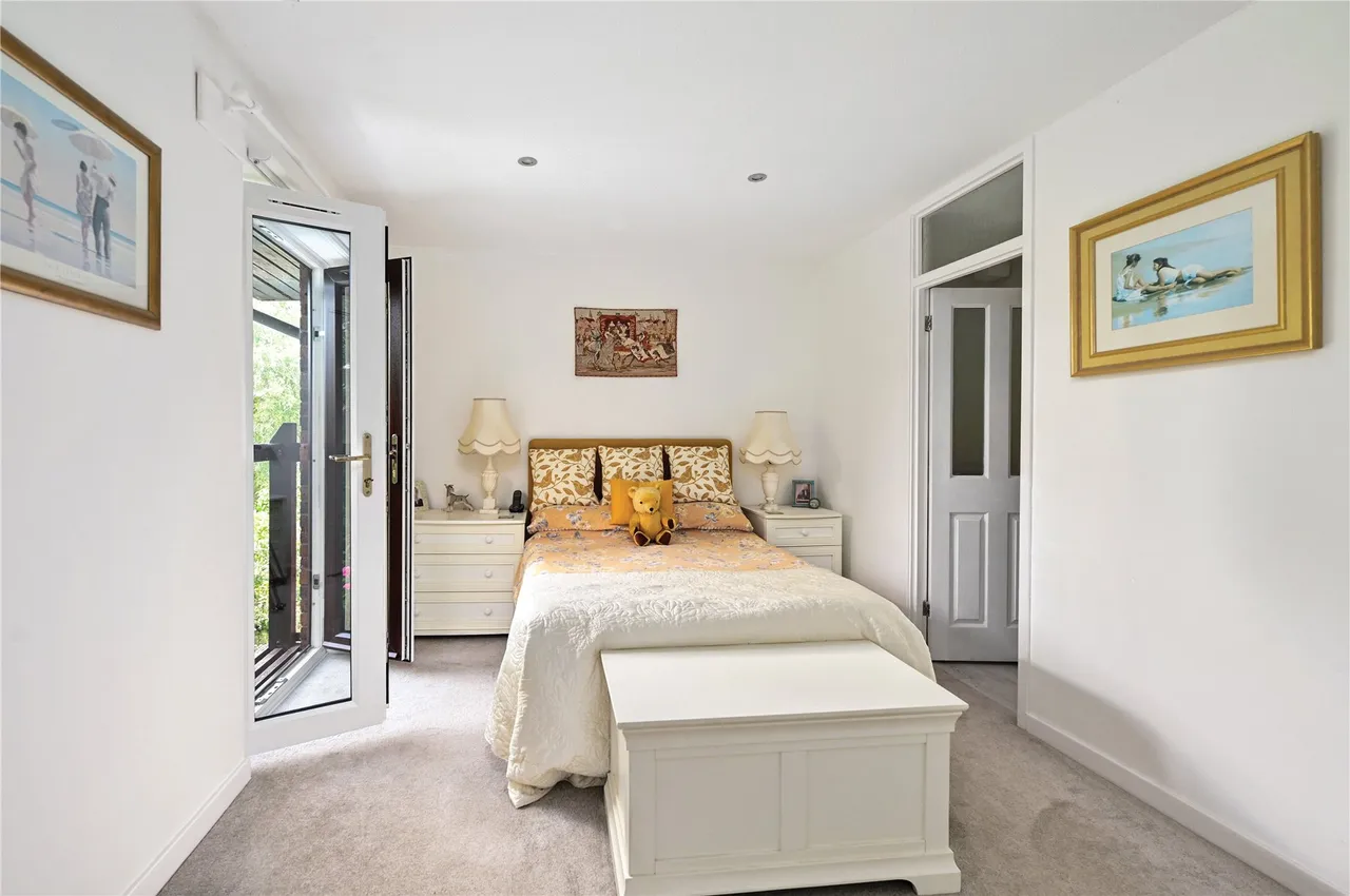 Island Close, Staines, TW18, photo 6