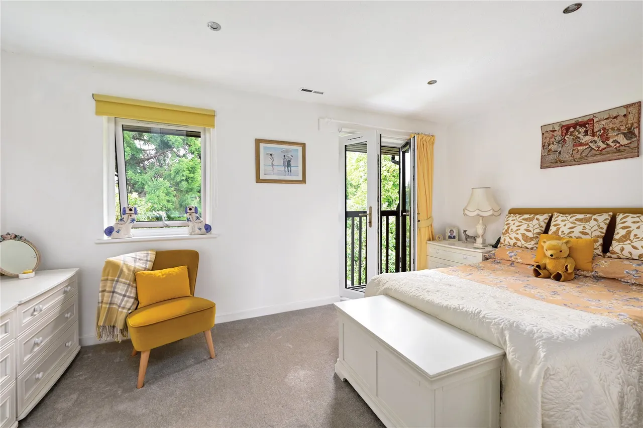 Island Close, Staines, TW18, photo 9