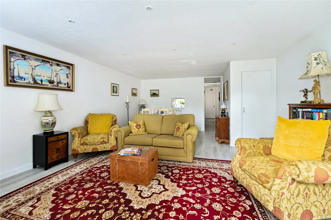 Island Close, Staines, TW18, photo 10