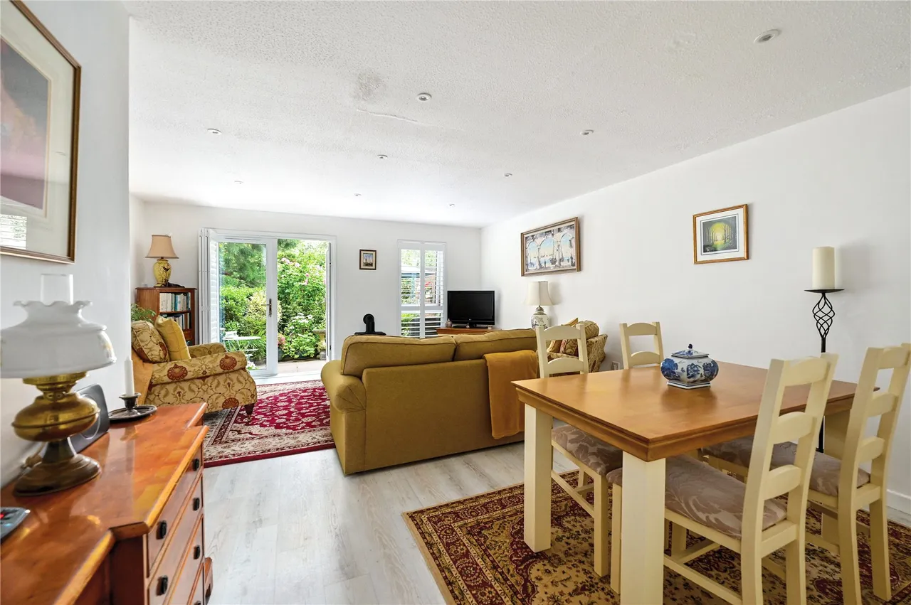 Island Close, Staines, TW18, photo 12
