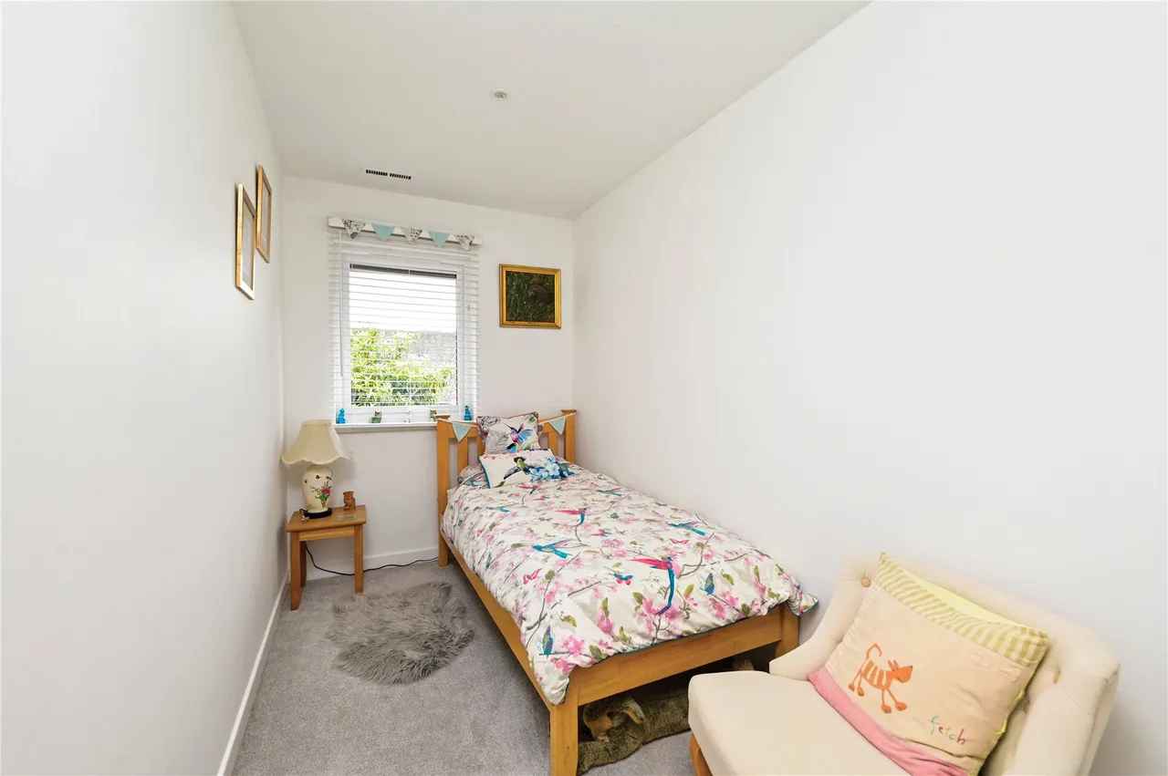 Island Close, Staines, TW18, photo 13