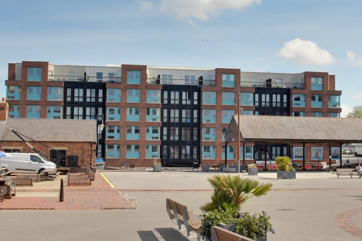 1 bed flat for sale, Barge Arm, Gloucester Docks, GL1