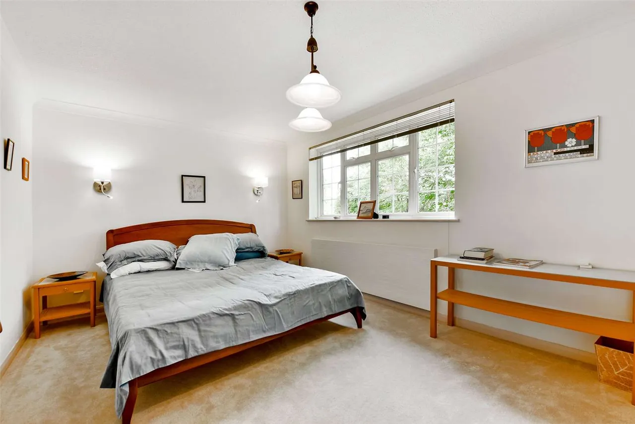 Brayfield Road, Bray, SL6, photo 9