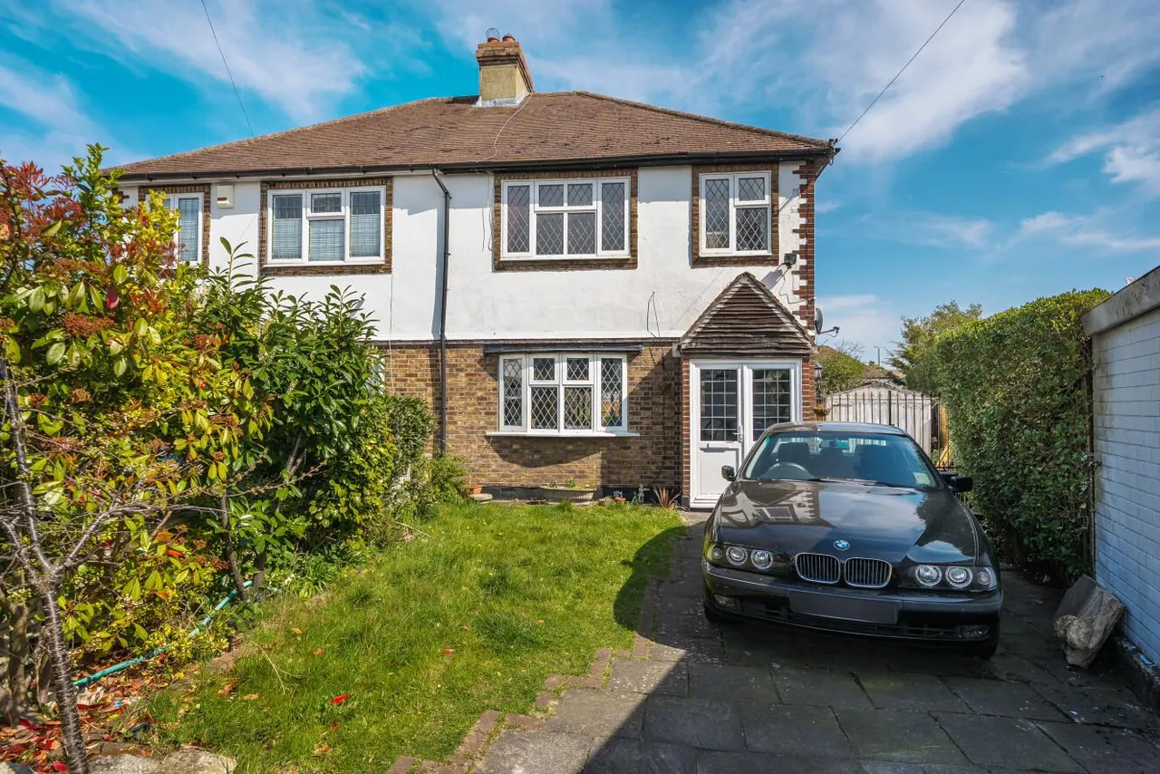 3 bed house for sale — Briar Gardens, Hayes, Bromley, BR2