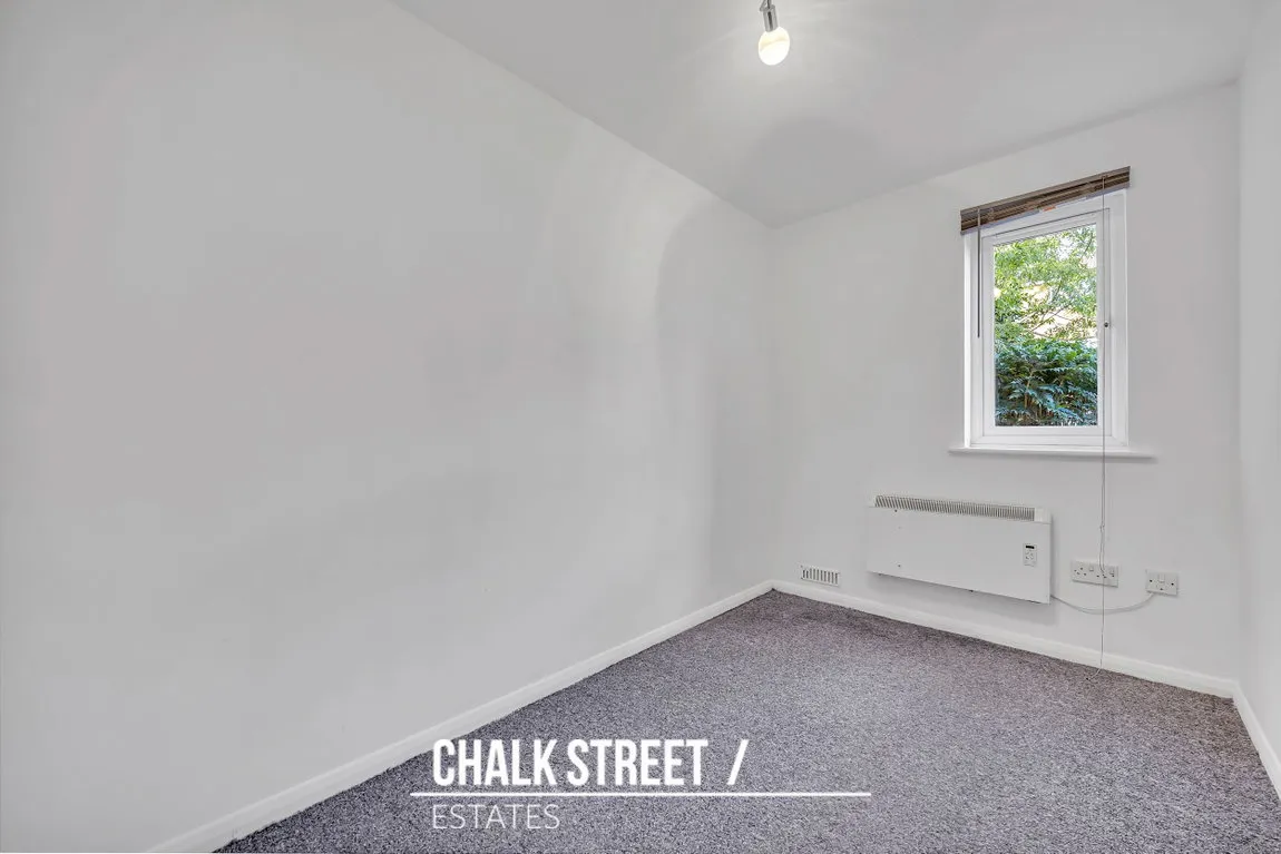 Latimer Drive, Hornchurch, RM12, photo 8