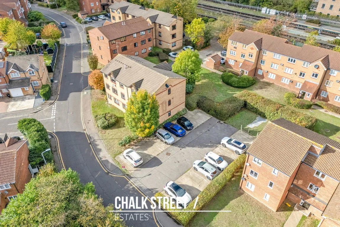 Latimer Drive, Hornchurch, RM12, photo 14
