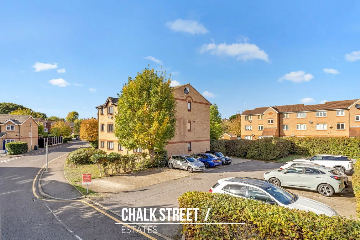 Latimer Drive, Hornchurch, RM12, photo 13