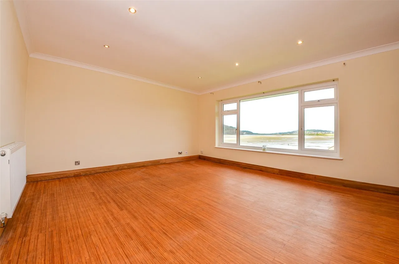 Ffordd Naddyn, Glan, photo 9