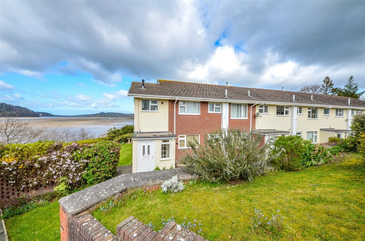 2 bed flat for sale, Ffordd Naddyn, Glan