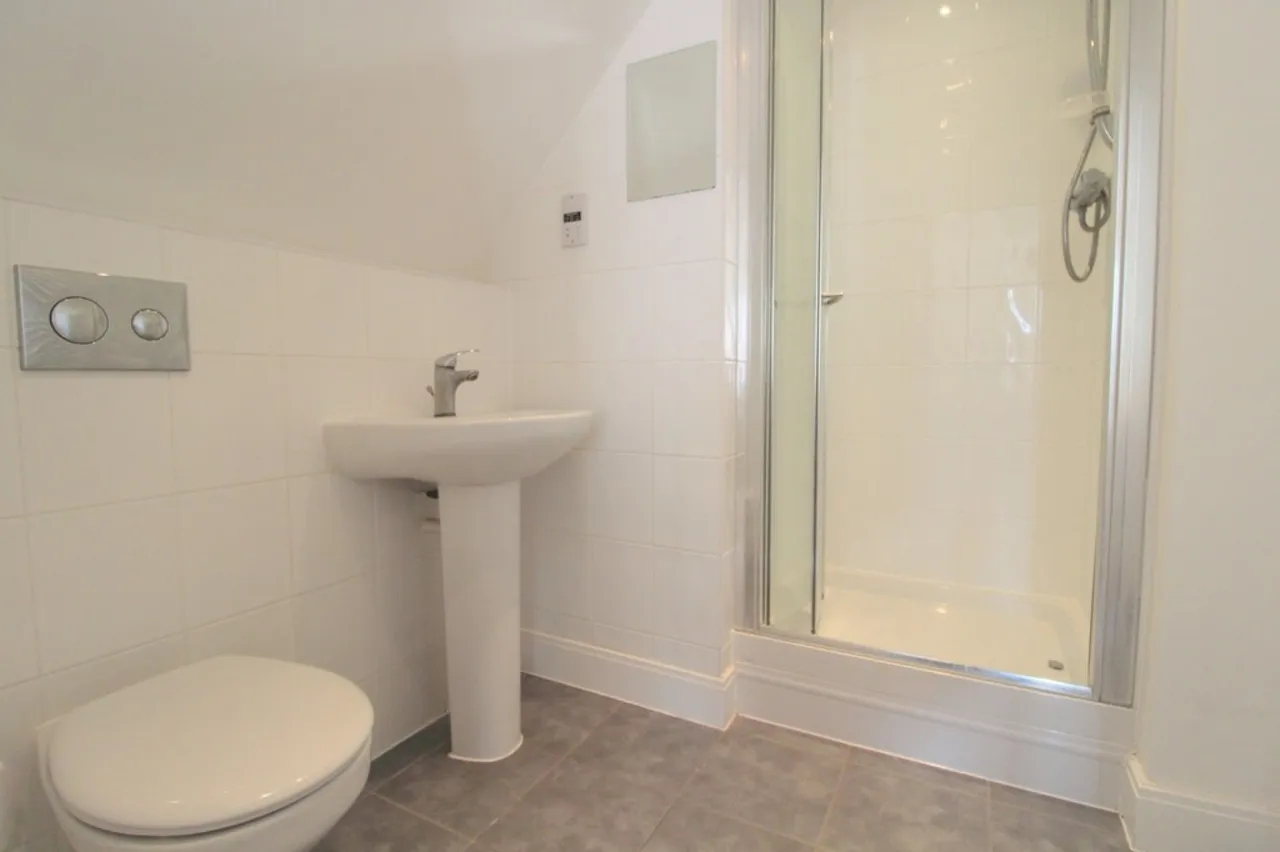 Church Road, Ashford, photo 9